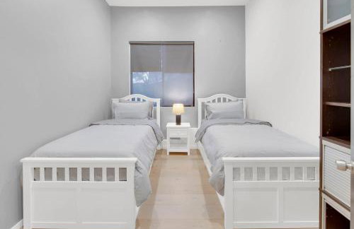 New! Luxury 5BR, W/Arcade, Sauna, Views, Fire Pit! - Foto 32