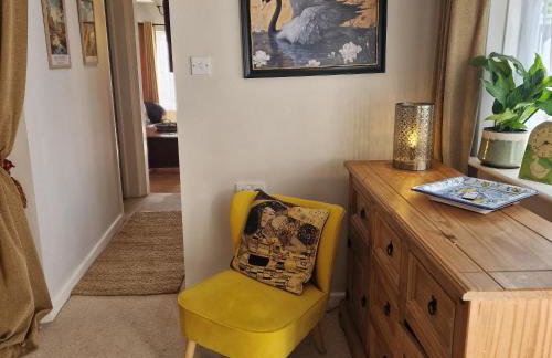 The Old Dairy, comfy 1 bedroom apartment with lounge,bathroom and kitchenette near town, pubs and walks - Photo 10