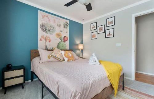 Sunkissed Private Pool 3BR Oasis w Outdoor Lounge - Foto 23