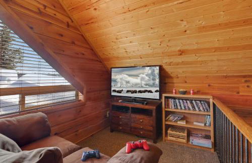 Rimfire Refuge by KABINO Hot Tub Fire Pit Sauna PS3 Grill WiFi Loft - Foto 10