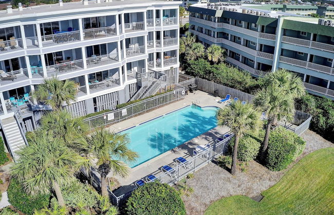 Beachfront 3bdr Condo w/ Pool & Deck Ocean Views Ocean Blvd #102 by Avantstay - Foto 31