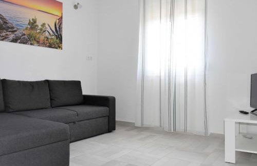 Apartment Meryl ST - Two Bedroom Apartment with Sea View - Photo 4