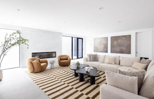 Blue Jay Villa by Rove Travel - Luxe Home with Pool - Foto 14