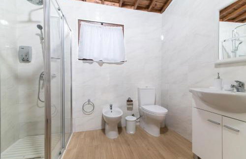 Casa do Pinheiro with shared swimming pool - Photo 22