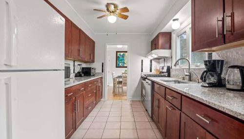 Close to Attractions Spacious Family Home - Foto 3