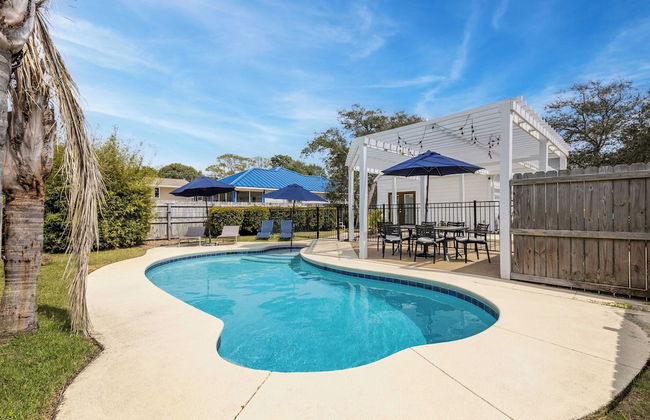 Pelican Retreat by Avantstay 5 Mins TO Beach Pet Friendly w/ Pool & Bbq! - Foto 46