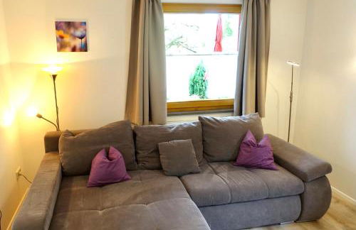 Ferienwohnung #4 mit Terrasse in zentraler dennoch ruhiger Lage - Stadtbus vor der Tür! - Foto 5