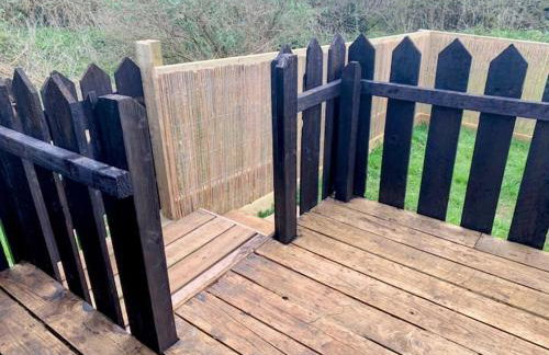 Robin Nest - Cosy Shepherd's Hut Hideaway - Photo 10