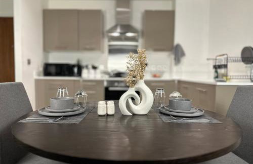 Cozy City Centre Apartment with Free Gym and Free Coffee - Photo 59