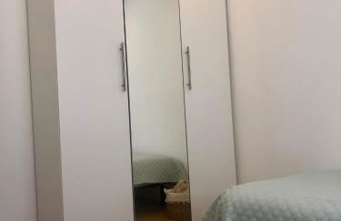 City Break-Quiet House with Private Patio - Foto 18