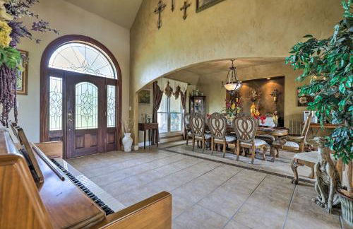 Extravagant 4,500 Sq Ft Home in Hill Country! - Photo 4