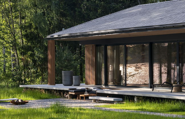 The Lake. Unique Waterfront Villa - Photo 1