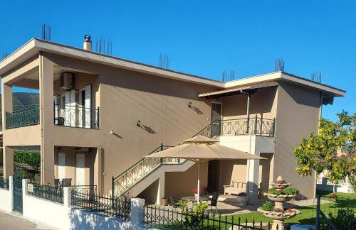 ΔΙΑΜΈΡΙΣΜΑ ΜΕΝΤΗΣ - Foto 1