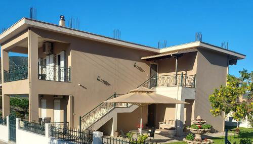 ΔΙΑΜΈΡΙΣΜΑ ΜΕΝΤΗΣ - Foto 1