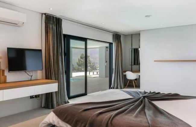 Luxurious Holiday Villa w Views Pool Jacuzzi Halo Villa - Photo 36