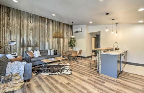 Elkhart Lake Townhome, Mins to Road America! - Foto 8