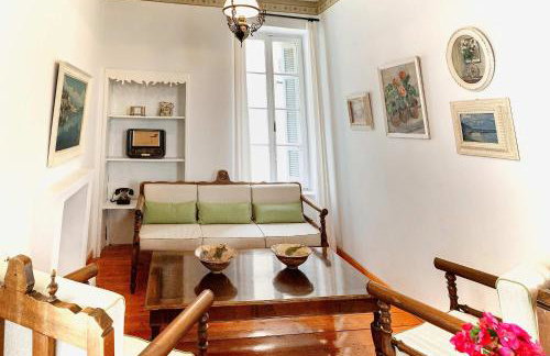 Poros Chic Seaside Neo-Classical Apartment with Terrace - Foto 7