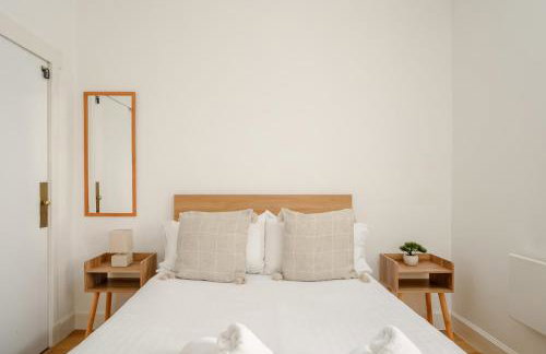 Historic Apartment in Old Town - Photo 11