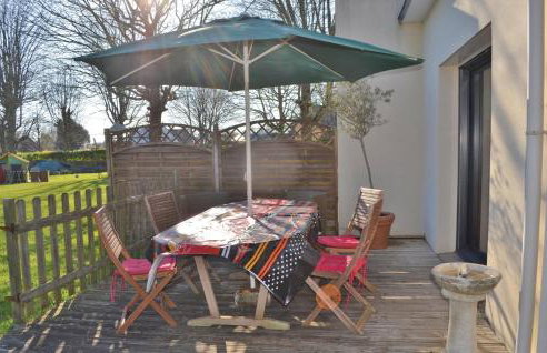 2 Bedroom Amazing Home In Plomeur - Foto 3