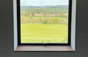 The Hayloft, Modern 4 Bed, 8 person, Barn Conversion in a Rural Location with Great Access & Hot Tub - Foto 19