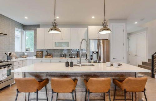 Zen Haus* Lavish Getaway w/ Gym, Sauna, Hot Tub - Foto 67