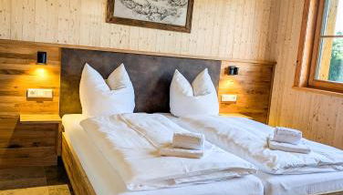 Gemütliche Chalets & Ferienhäuser mit Kamin und Sauna im bayrischen Wald - Foto 1