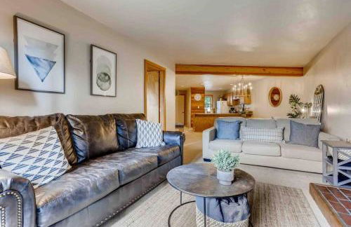 Cozy Ski Condo + Hot Tub + Fireplace + Heated Pool - Foto 1
