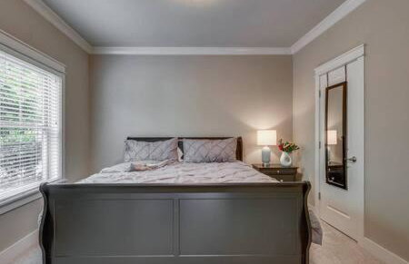 Spacious 4 King Room Belmont Home 2 Living Rooms Walk to Belmont & Vanderbilt Large Dining Table Smart TVs Parking 24 Hr Hospitality Near Music Row & The Gulch 2 miles to Broadway - Foto 10