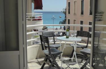 Nice Centre - Apartment with balcony and stunning sea view! - Photo 8