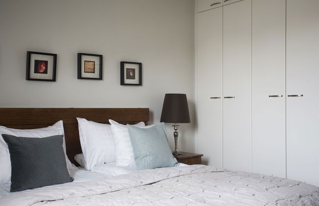 2ndhomes 2BR Penthouse with Balcony and Sauna - Photo 5