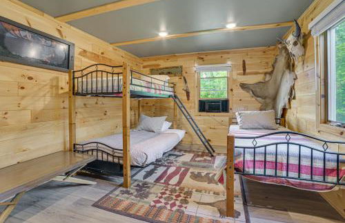 Lakefront Home - Private Dock, Fire Pit and Yard - Foto 13