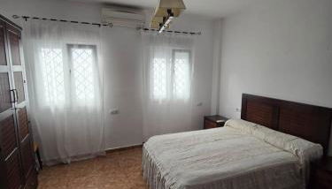 Céntrico adosado cerca de la playa - Foto 4