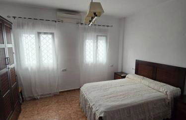 Céntrico adosado cerca de la playa - Foto 4