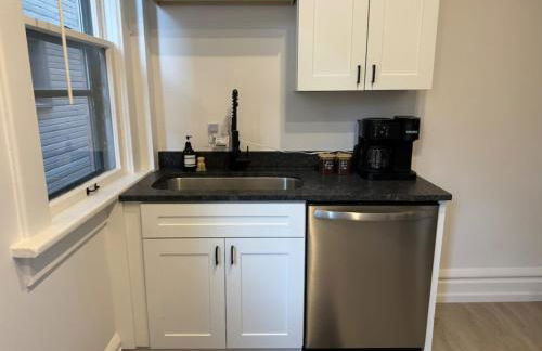 Jungle House Columbus Sleep 12 Downtown Ohio Free Parking - Near Convention Center & Nationwide Arena - 4BR Short North Luxury Home - Over 5,800 Five Star Stays - Foto 26