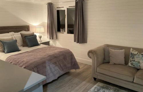 Orchard Retreat - Rural Cabin - Private Hot Tub! - Photo 4