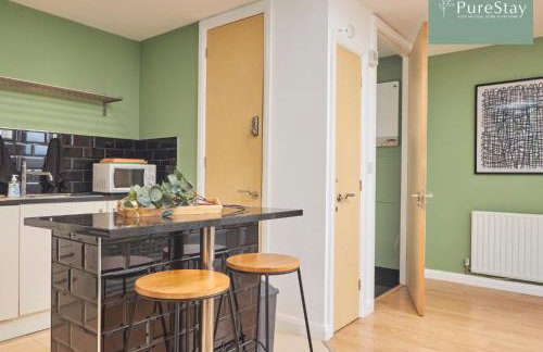 Fabulous Manchester House - 5 Beds Sleeps 8 - Free Parking - by PureStay - Foto 22