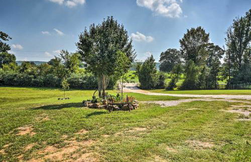 2 Mi to Lake Hamilton! Log Cabin with Cozy Loft - Foto 27