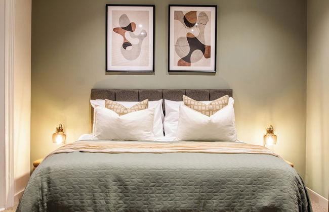 Thetford Hive - Photo 1