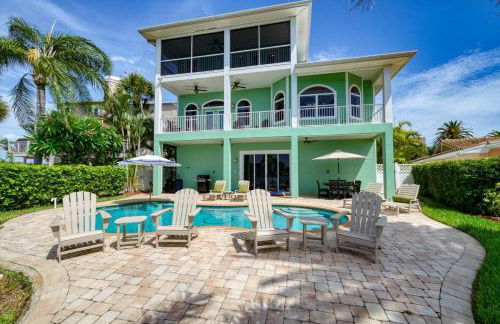 Waterfront Luxury w/ Heated Salt Pool & Golf Cart - Foto 22