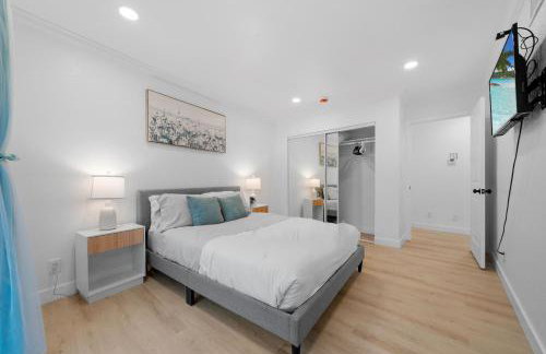 Entire Private Home with 4 Bedrooms 3 Bathrooms, Big Yard, View, , King Bed, 10 Parking, Available Now - Foto 62