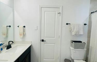 Spacious 6 Bedroom Home- Near Historic McKinney - Foto 14