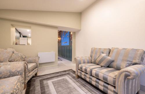 The Secret Garden, Donaghadee - The Hideaway - Stylish 5-Beds, and Lavish 3-Bedrooms - Guests 7 - Super Fast Speed Wi-FI - Foto 77