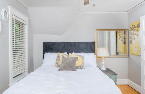 Spacious Downtown Character Home - 4 bedroom 3 bath Lawrence University College Ave - Photo 10