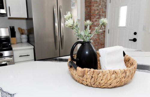 Family Duplex Suite in Downtown Sandusky Sleeps 12! - Foto 2