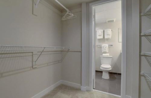 Sojourn Courtland Towers - Foto 18