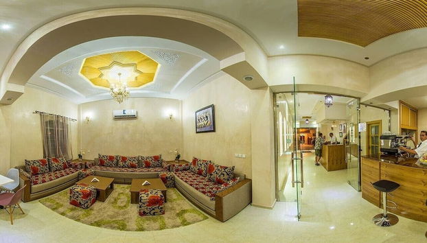 Résidence Issounane 1ère Catégorie - Foto 3, Zona de estar del vestíbulo