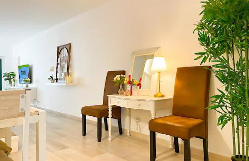 Entire 2 Bedroom Family Friendly House in Belem Lisbon 3 to 5 Guests - Photo 5