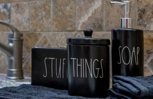 New Luxury 5BR Cabin in Pine Mountain Lake! 1 Minute to Beach! Massage Chair! Close to Yosemite! Perfect for Retreats and Escapes All Seasons! - Foto 51