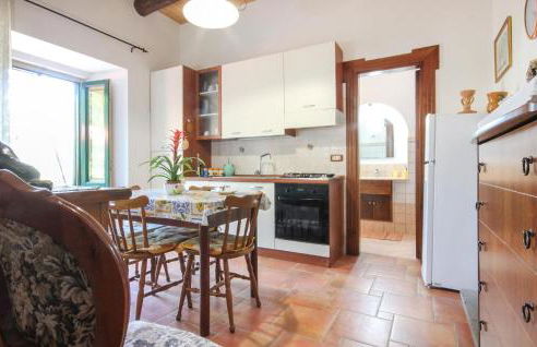 Nice Apartment In Serramezzana With Wifi - Photo 3