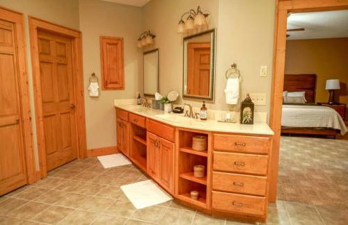 Serene Green - Views, Hot Tub, Skiing, Tubing, Gas Fireplace - Foto 29